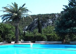 Property with big swimmingpool for sale in south of france